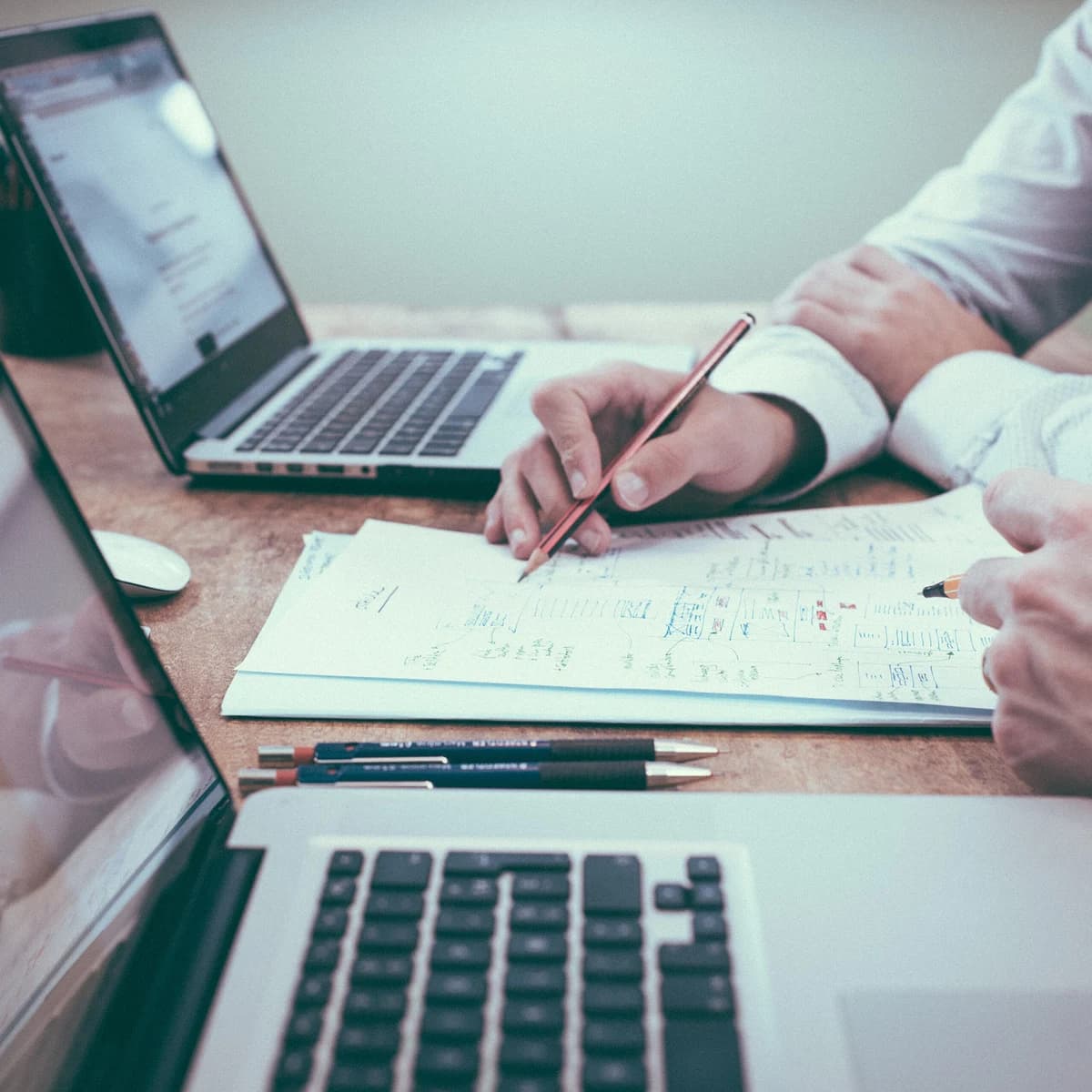 Apollo CRM vs. HubSpot (2026)